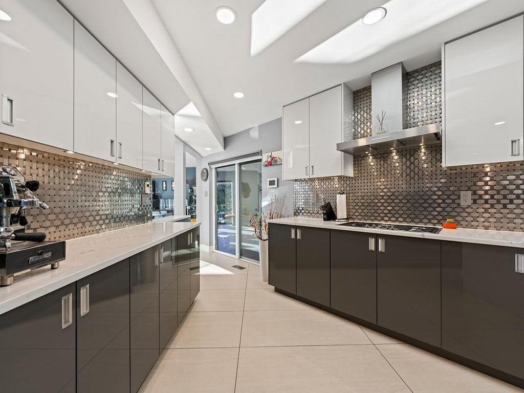 Listing Image for R3080877