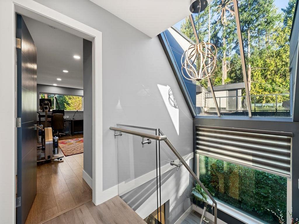 Listing Image for R3080877