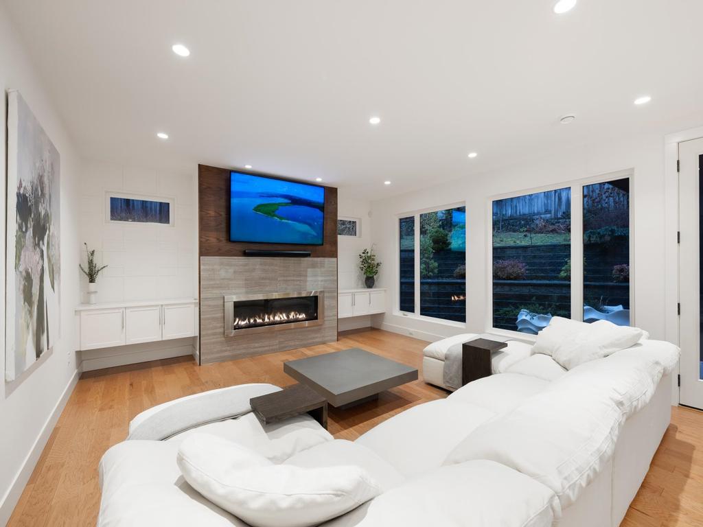 Listing Image for R3080880