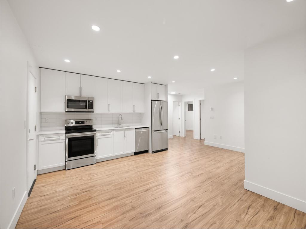 Listing Image for R3080880