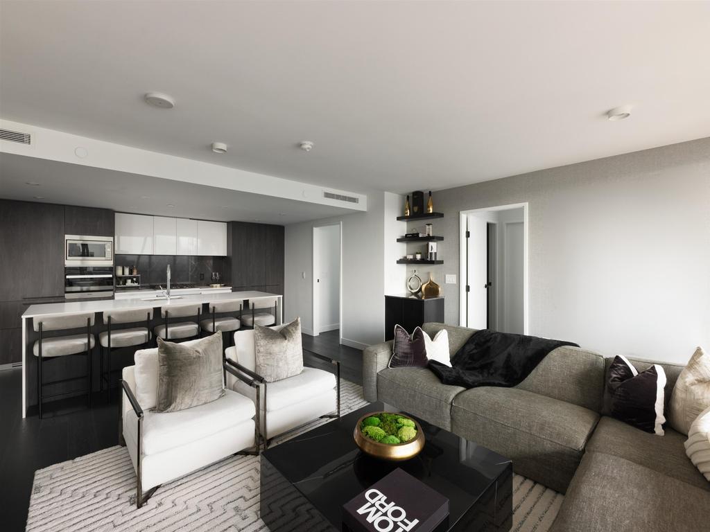 Listing Image for R3080895