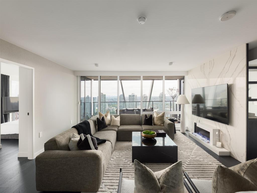 Listing Image for R3080895