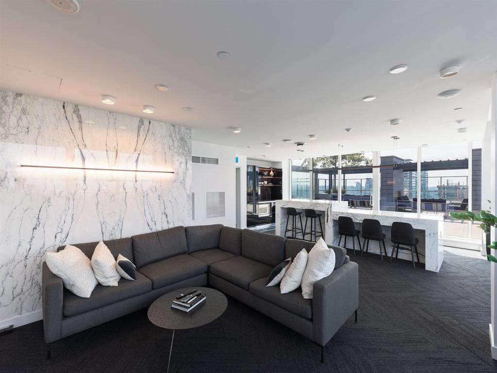 Listing Image for R3080895