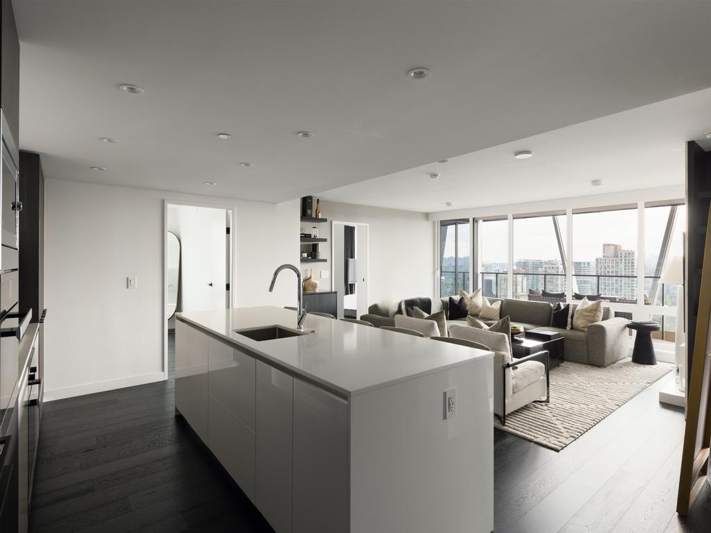 Listing Image for R3080895