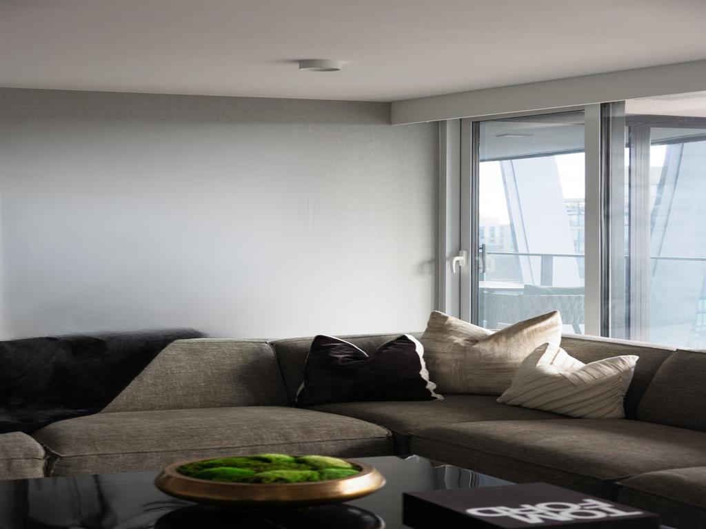 Listing Image for R3080895