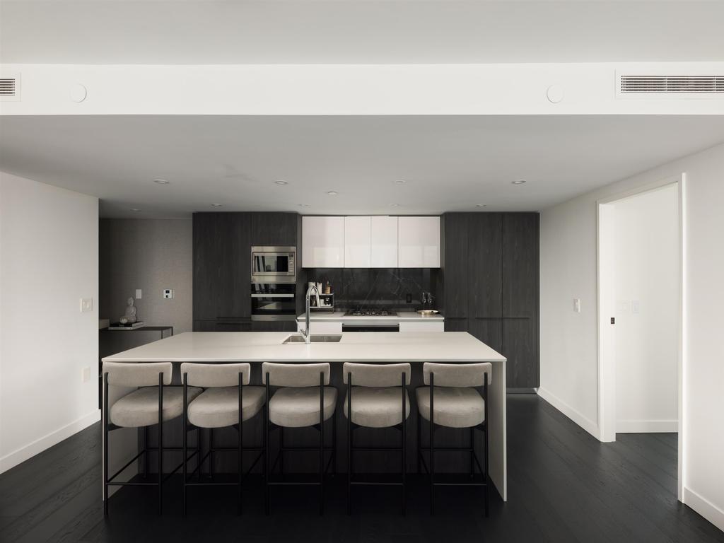 Listing Image for R3080895