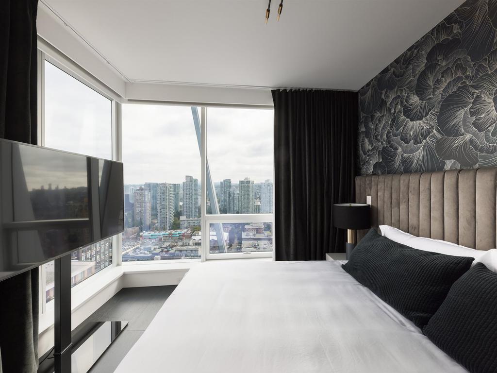 Listing Image for R3080895