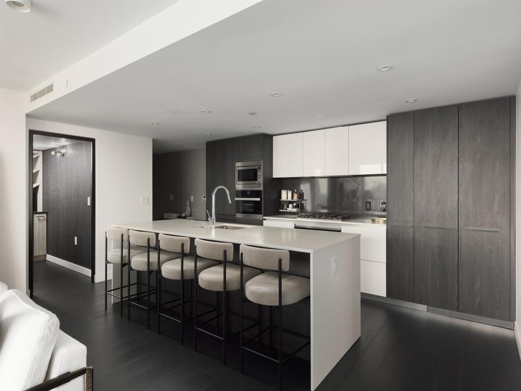 Listing Image for R3080895