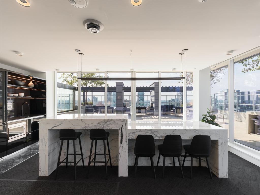 Listing Image for R3080895