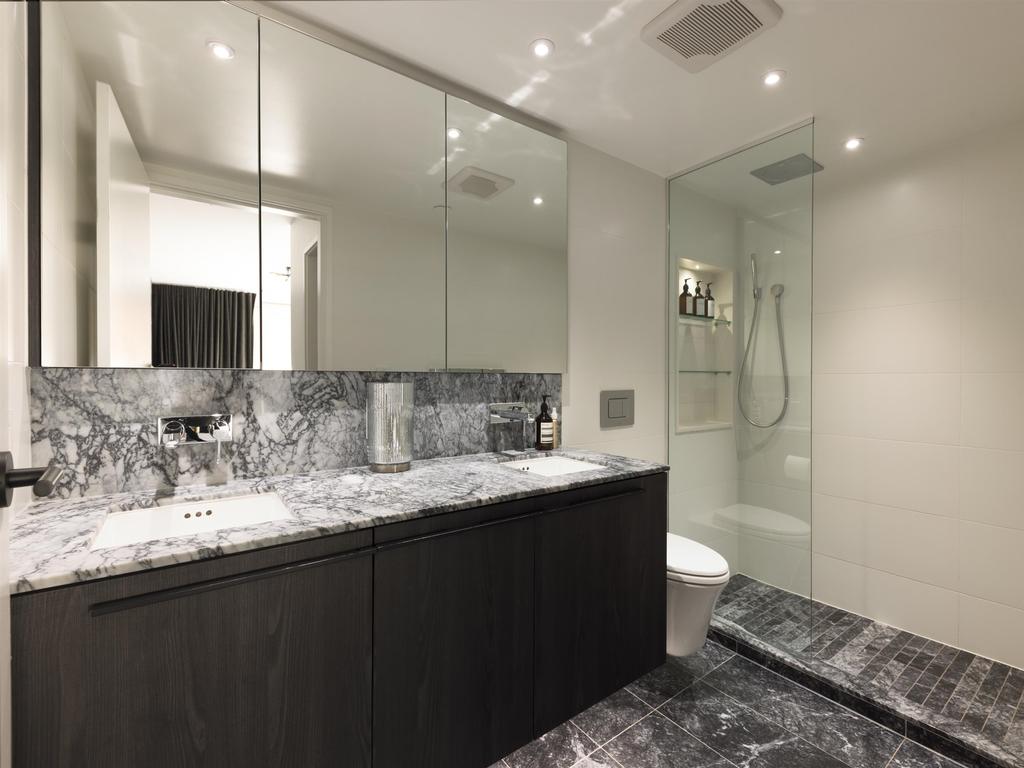 Listing Image for R3080895