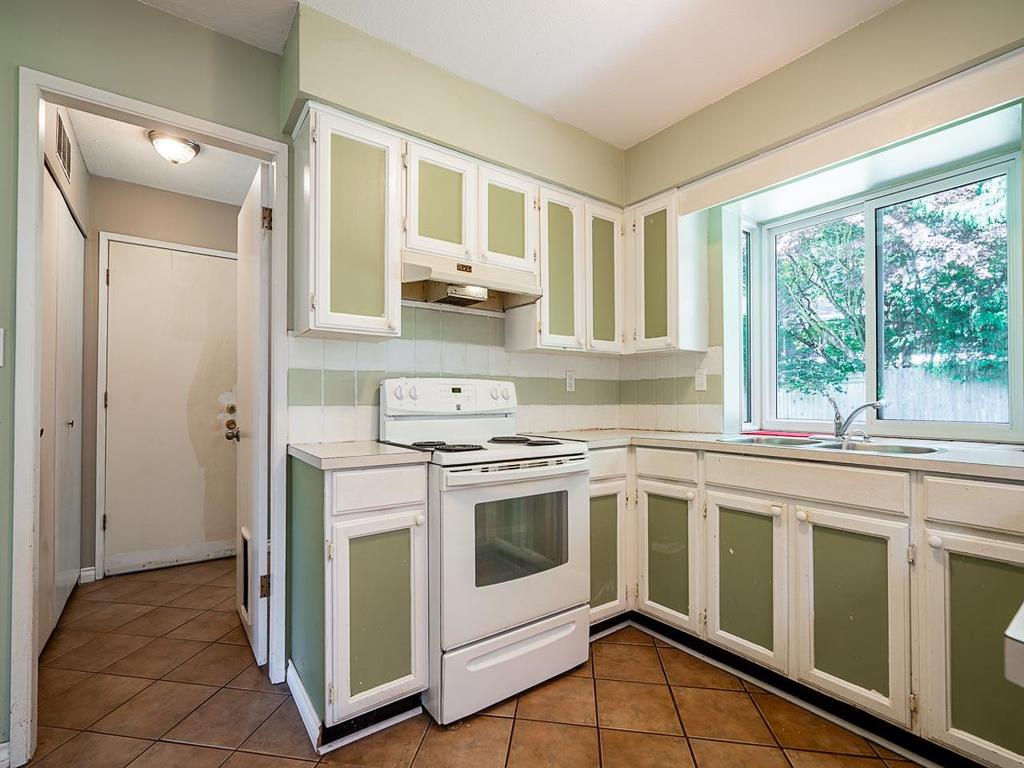 Listing Image for R3080899