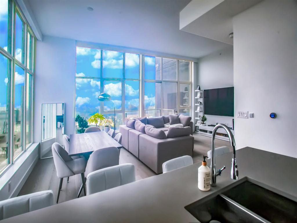 Listing Image for R3080901