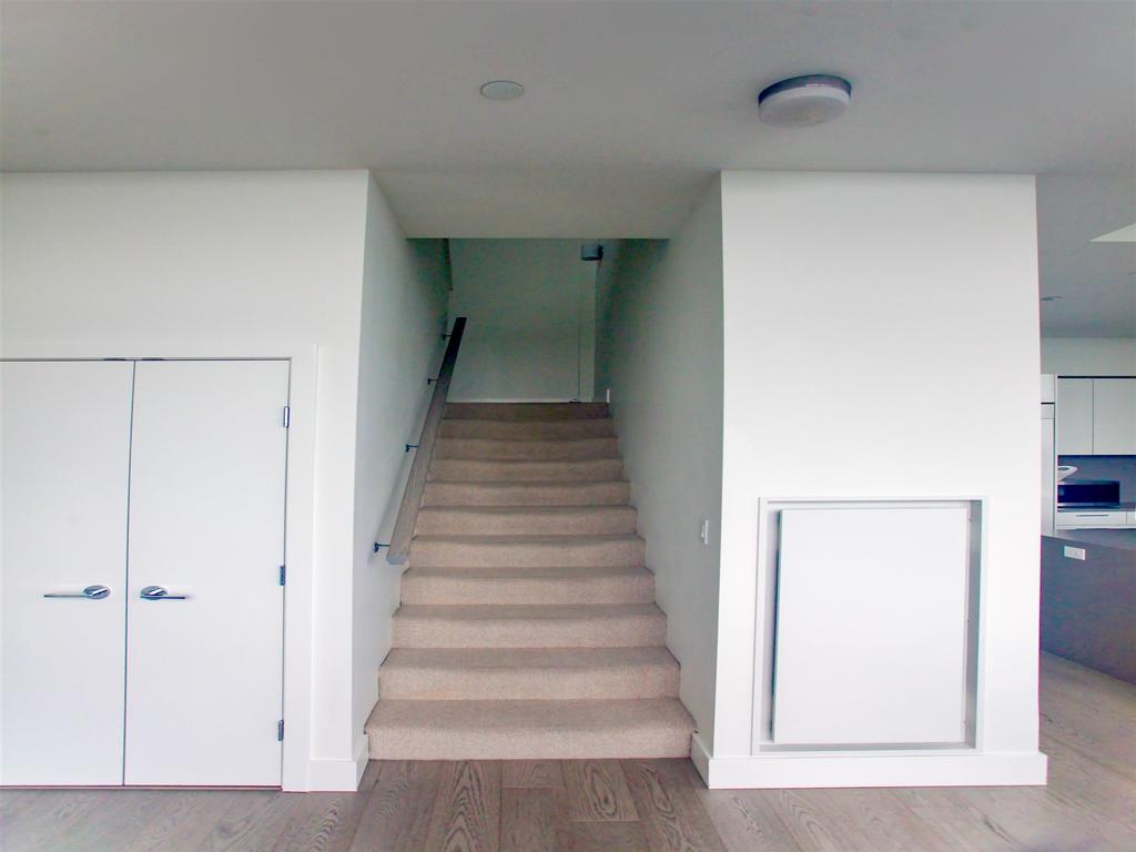 Listing Image for R3080901