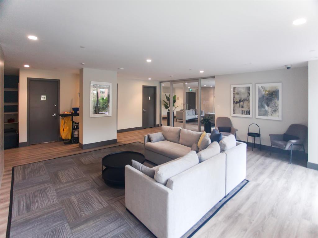 Listing Image for R3080901