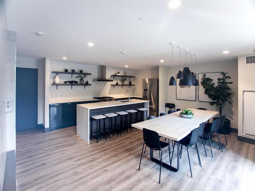 Listing Image for R3080901