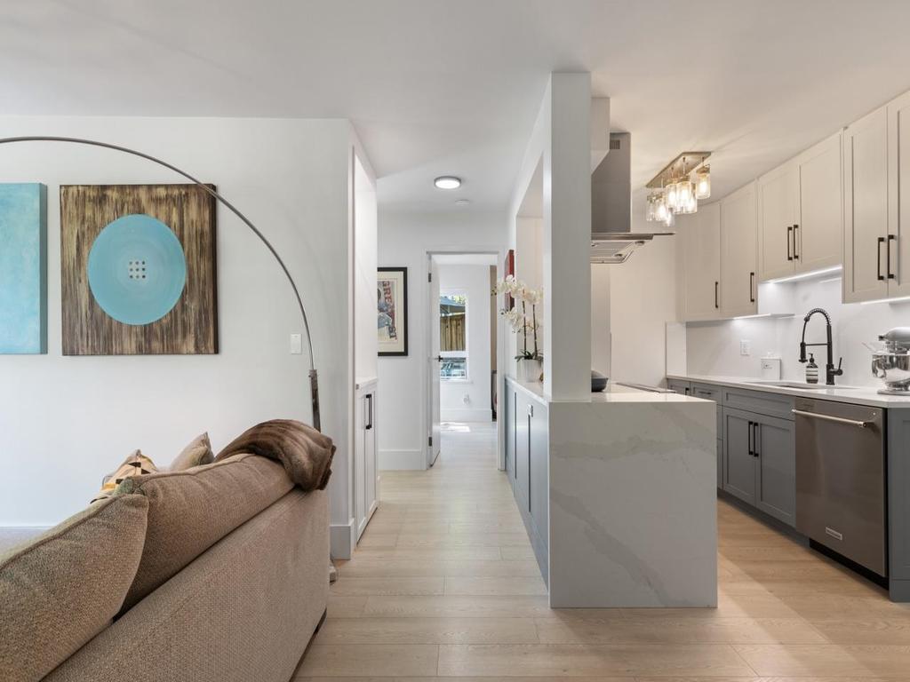 Listing Image for R3080921