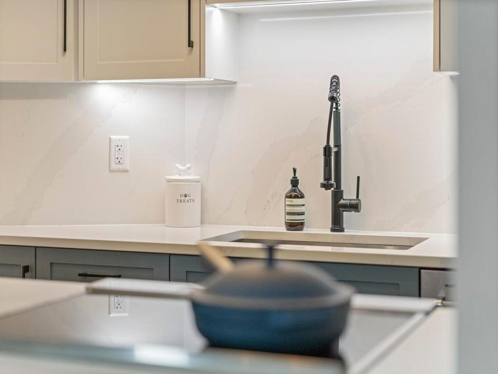 Listing Image for R3080921