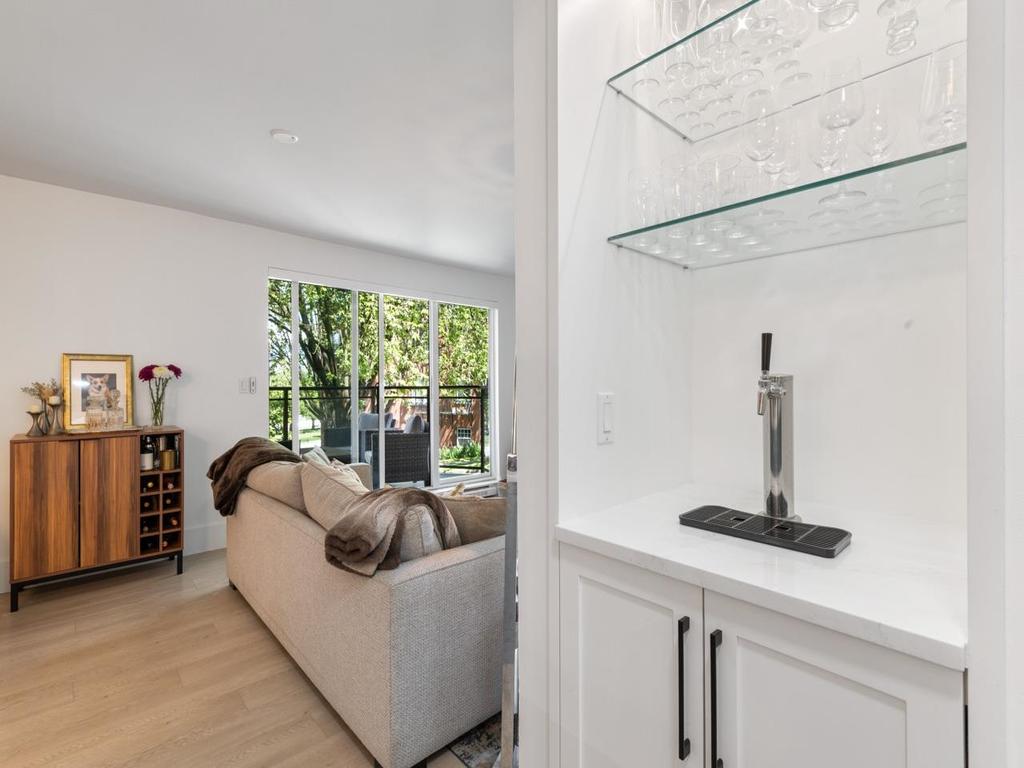 Listing Image for R3080921