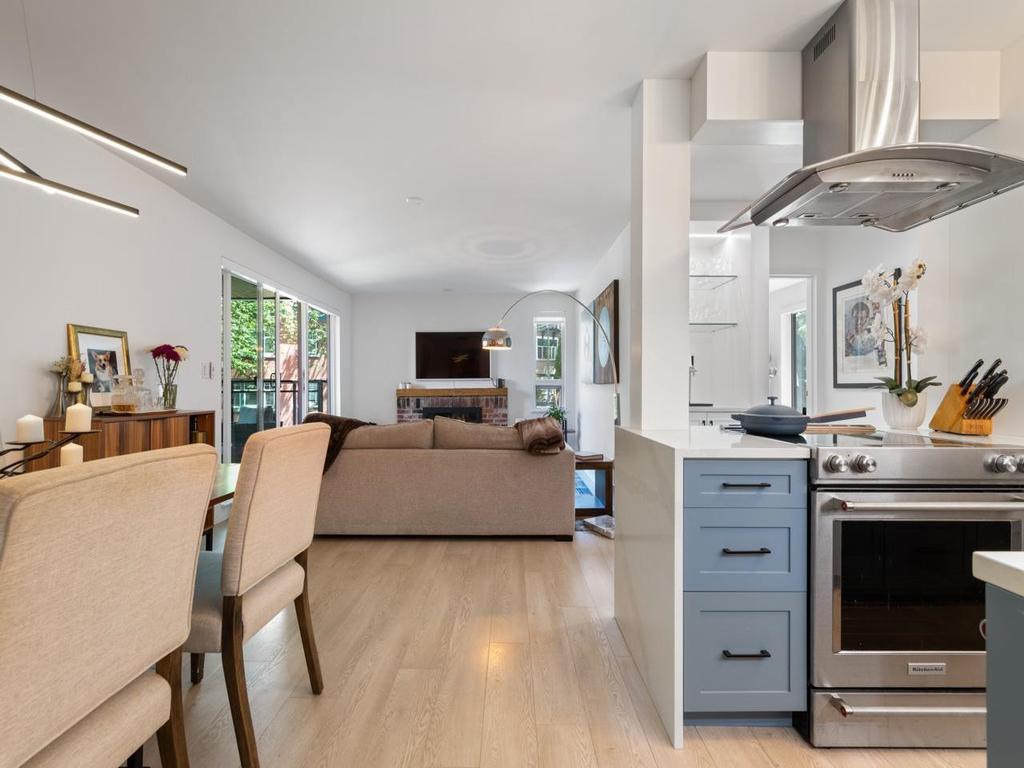 Listing Image for R3080921