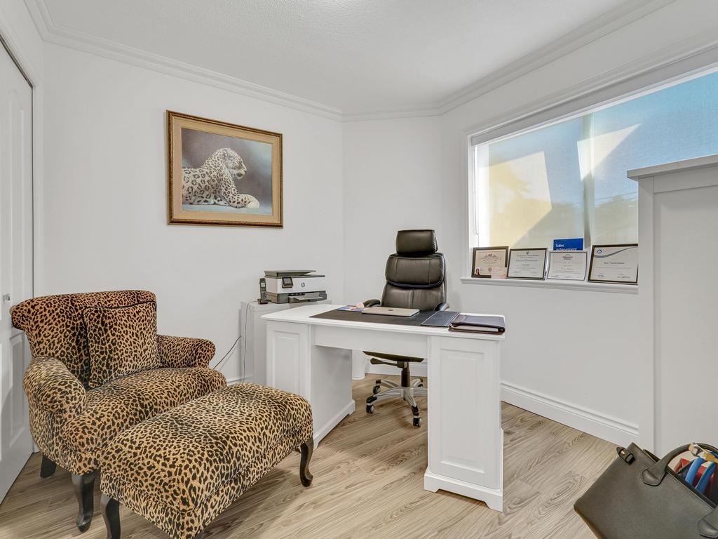 Listing Image for R3080967