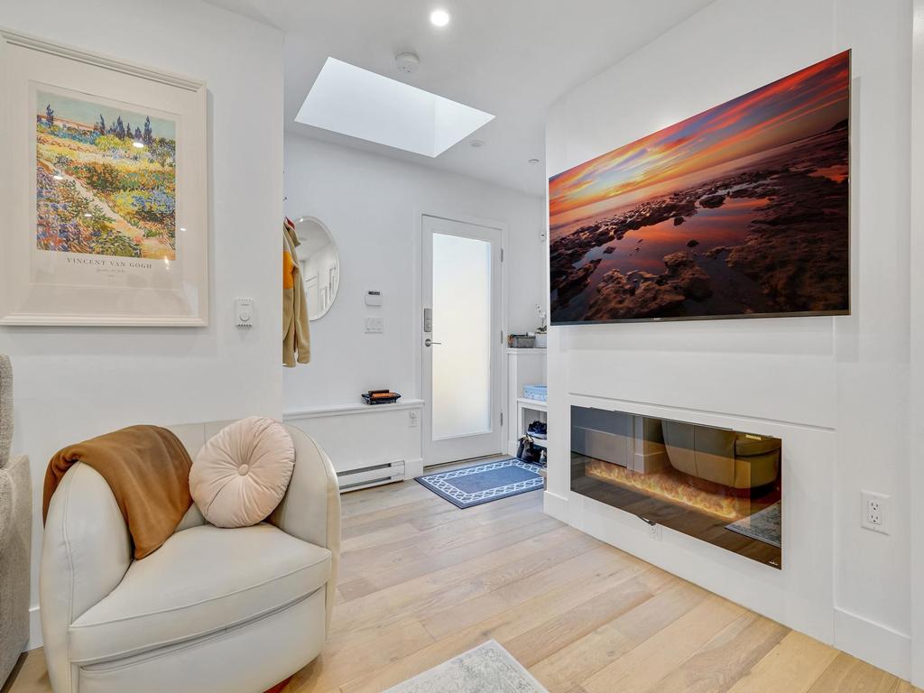 Listing Image for R3080967