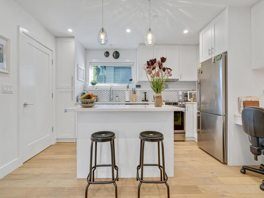 Listing Image for R3080967