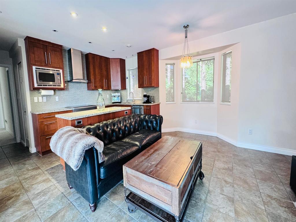 Listing Image for R3080973