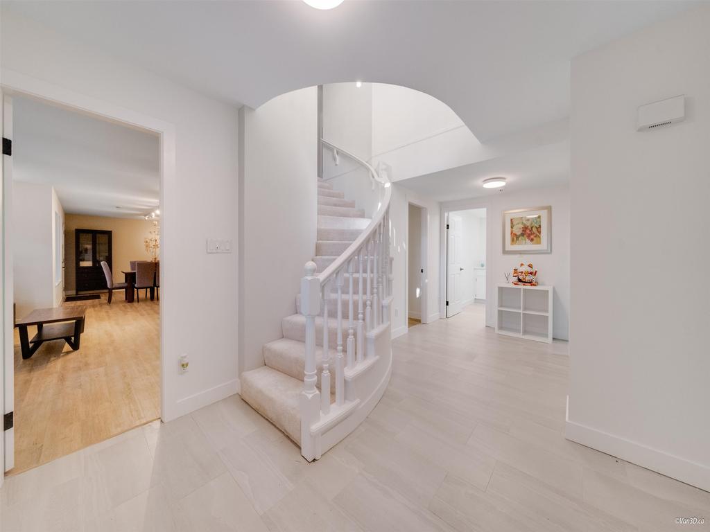 Listing Image for R3080973