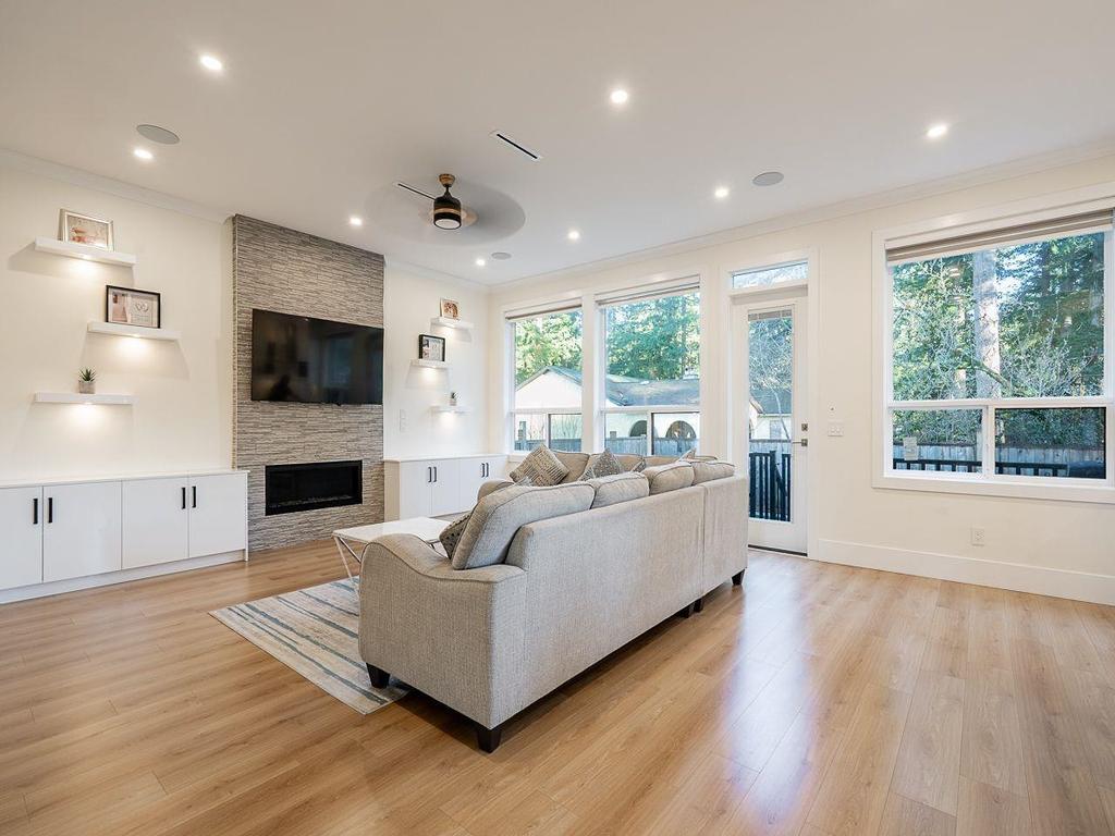 Listing Image for R3080977