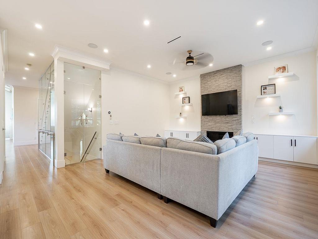 Listing Image for R3080977