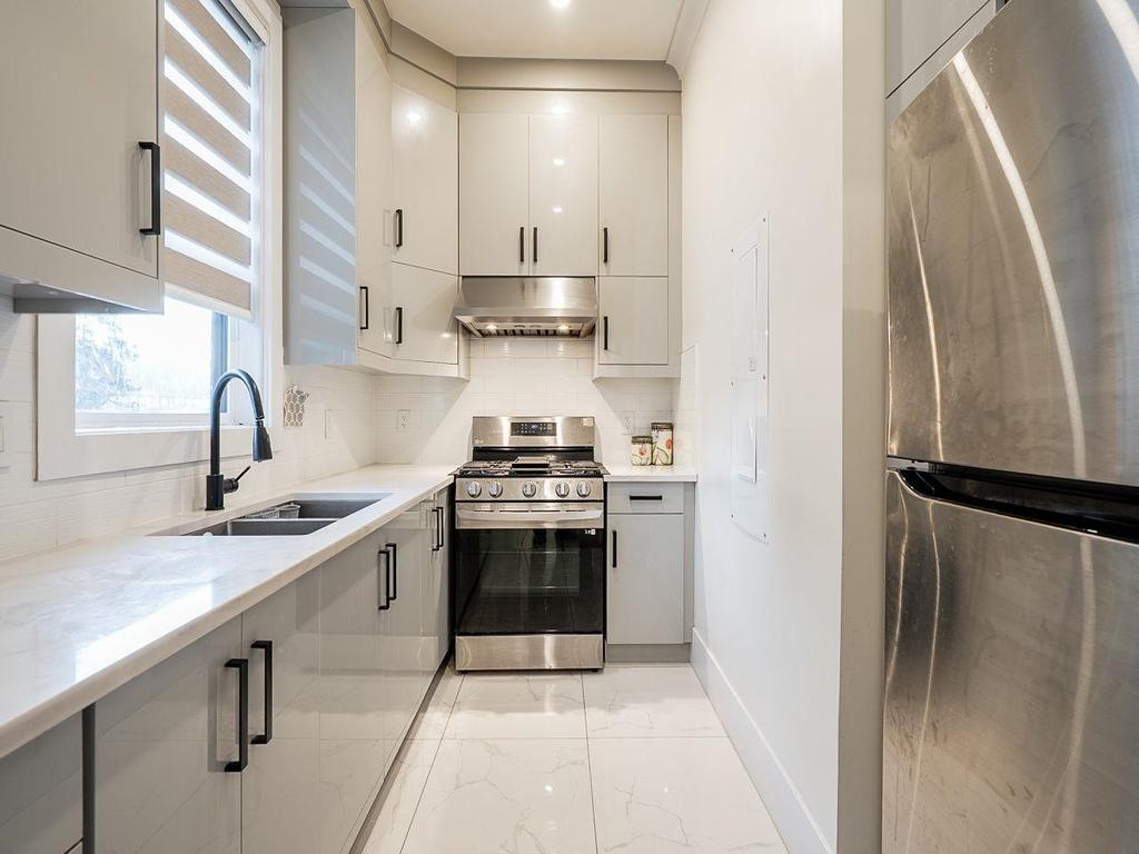 Listing Image for R3080977