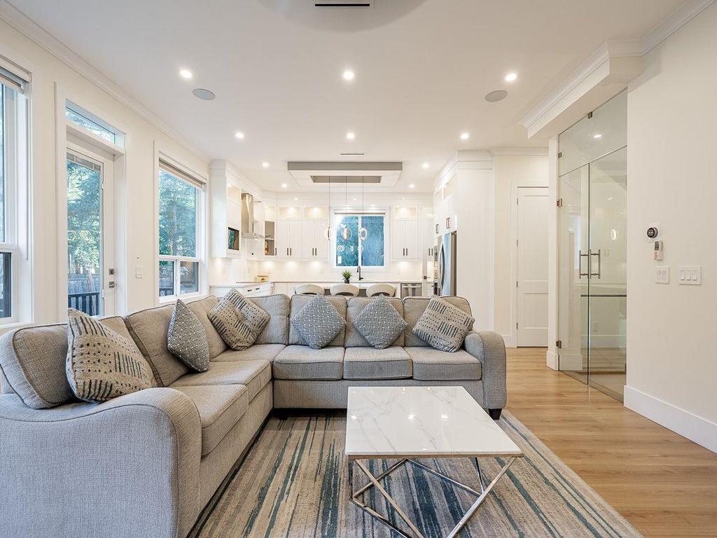 Listing Image for R3080977