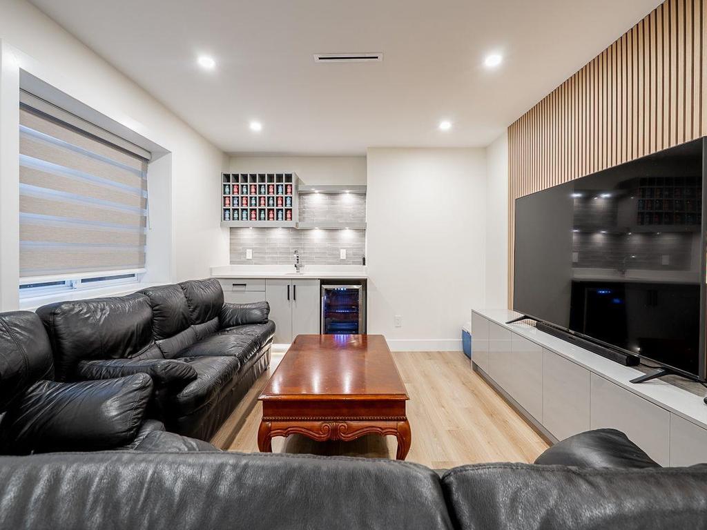 Listing Image for R3080977