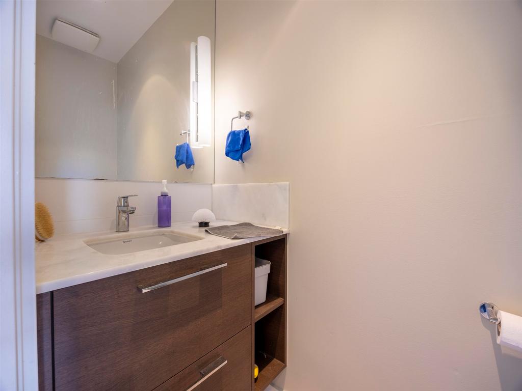 Listing Image for R3080980