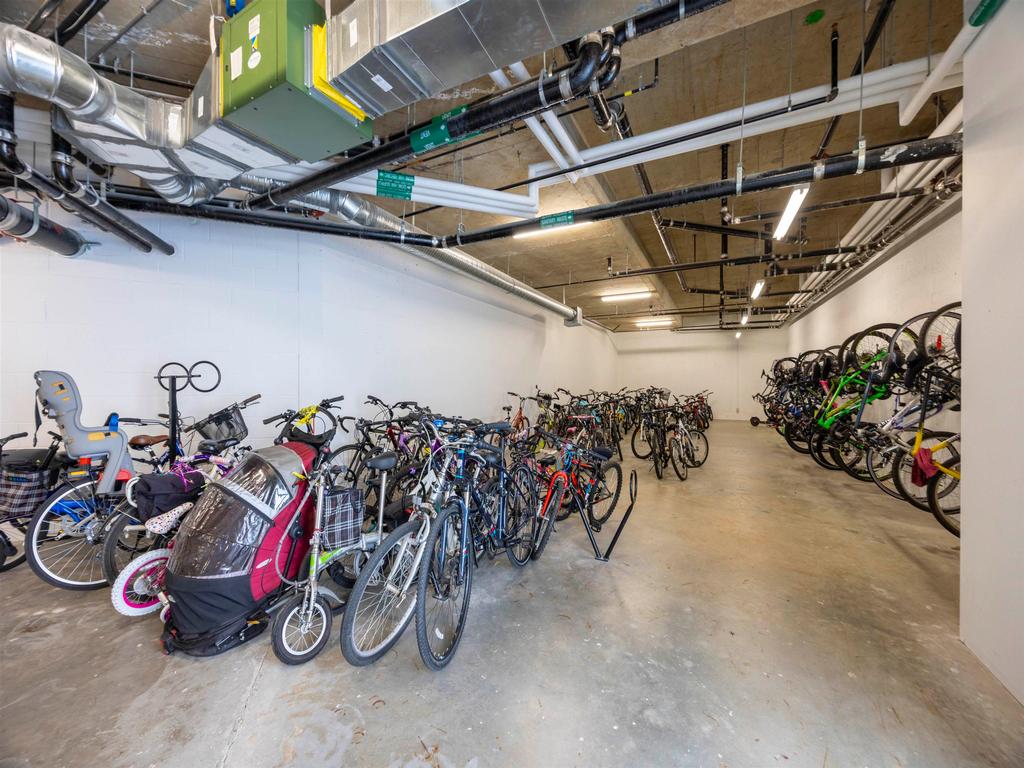 Listing Image for R3080980