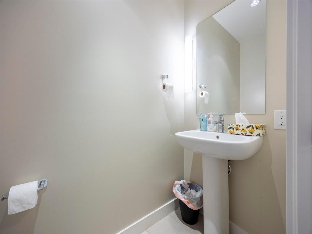 Listing Image for R3080980