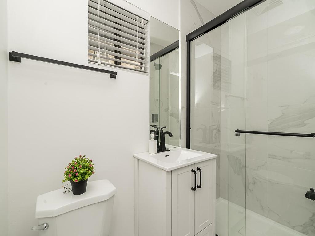 Listing Image for R3080983