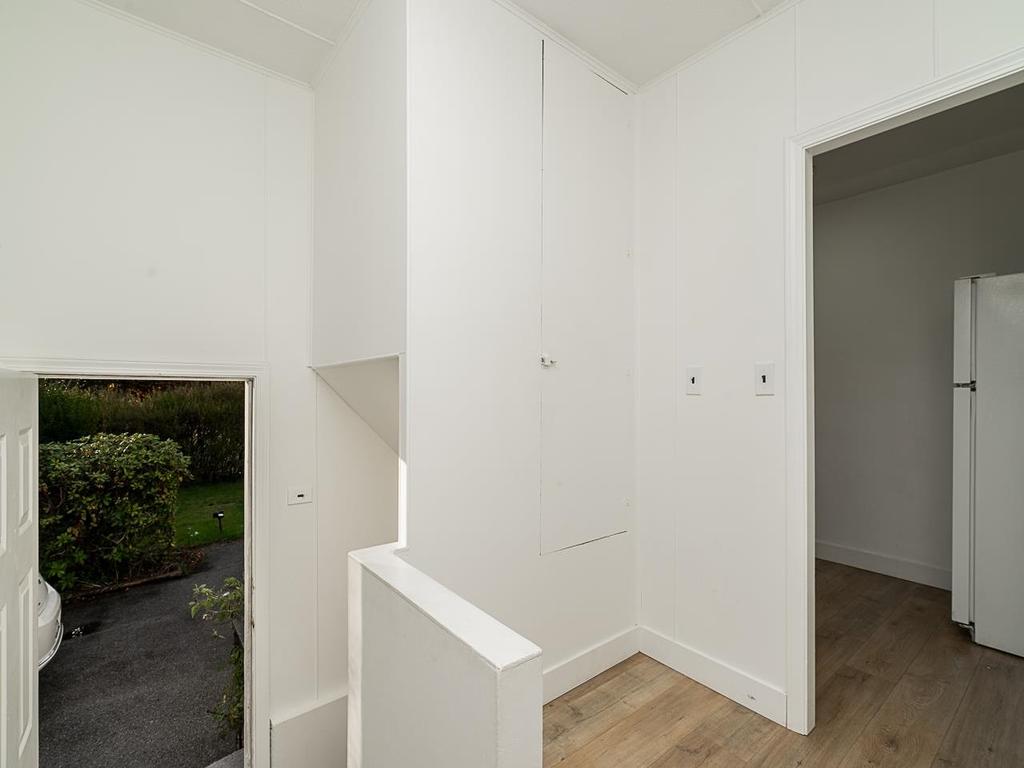 Listing Image for R3080983