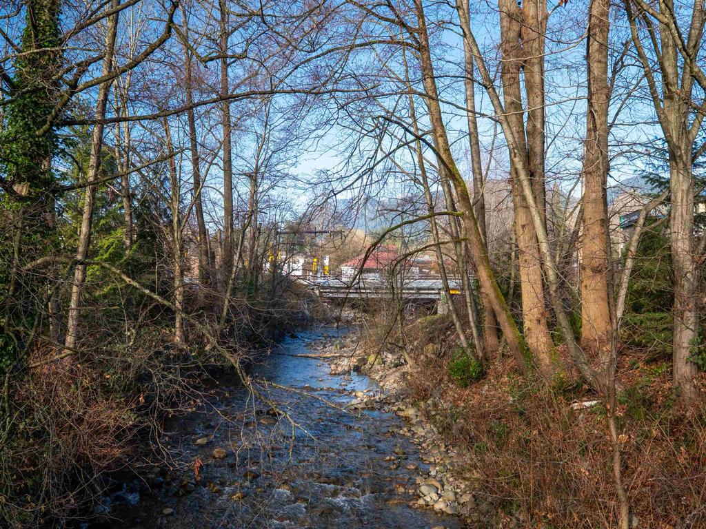 Listing Image for R3080985