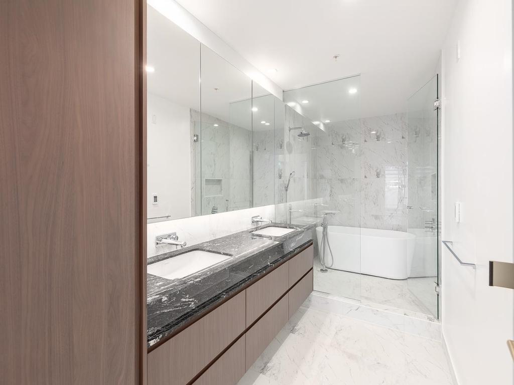 Listing Image for R3080994