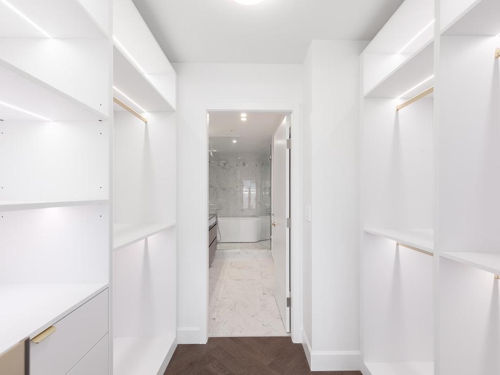 Listing Image for R3080994