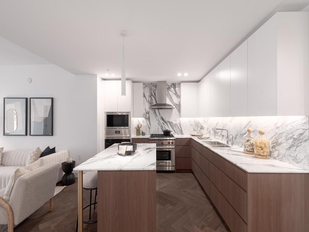 Listing Image for R3080994