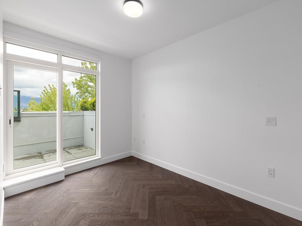 Listing Image for R3080994