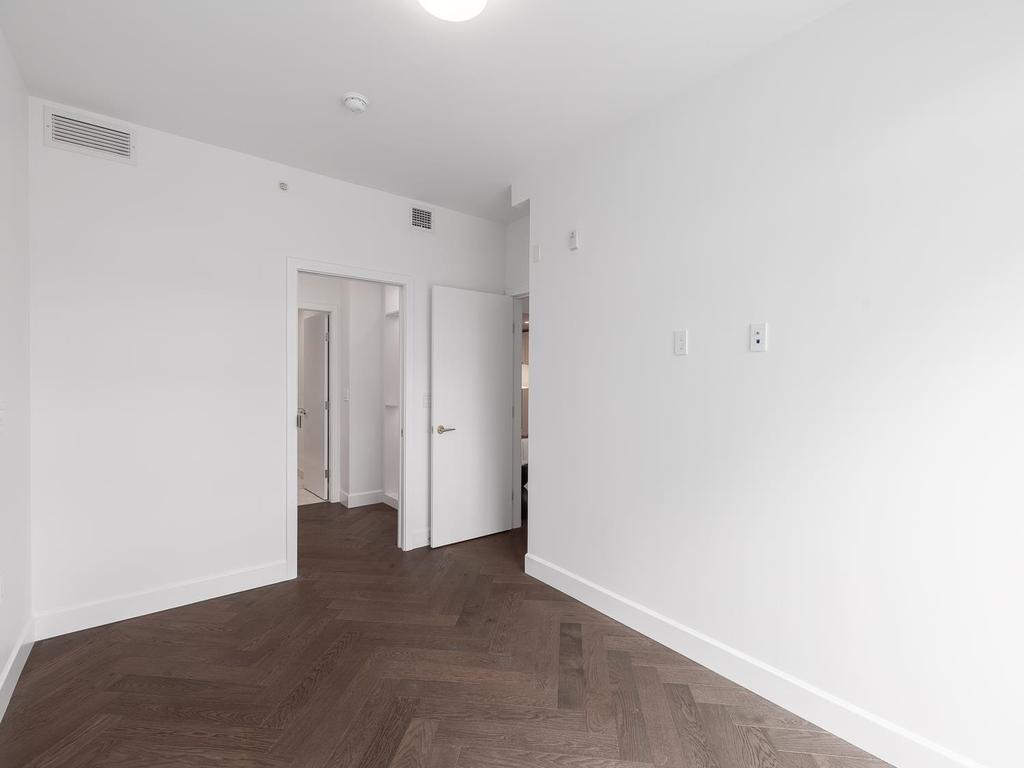 Listing Image for R3080994