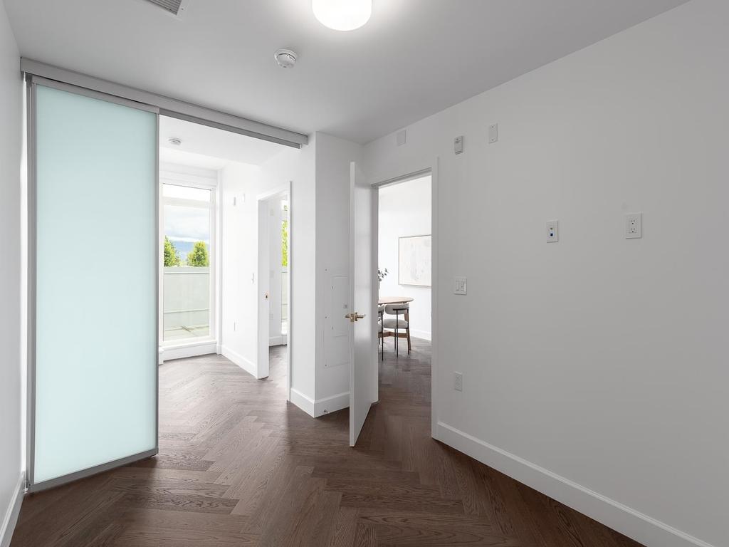 Listing Image for R3080994