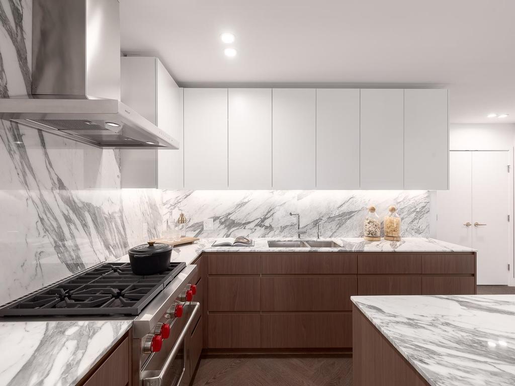 Listing Image for R3080994