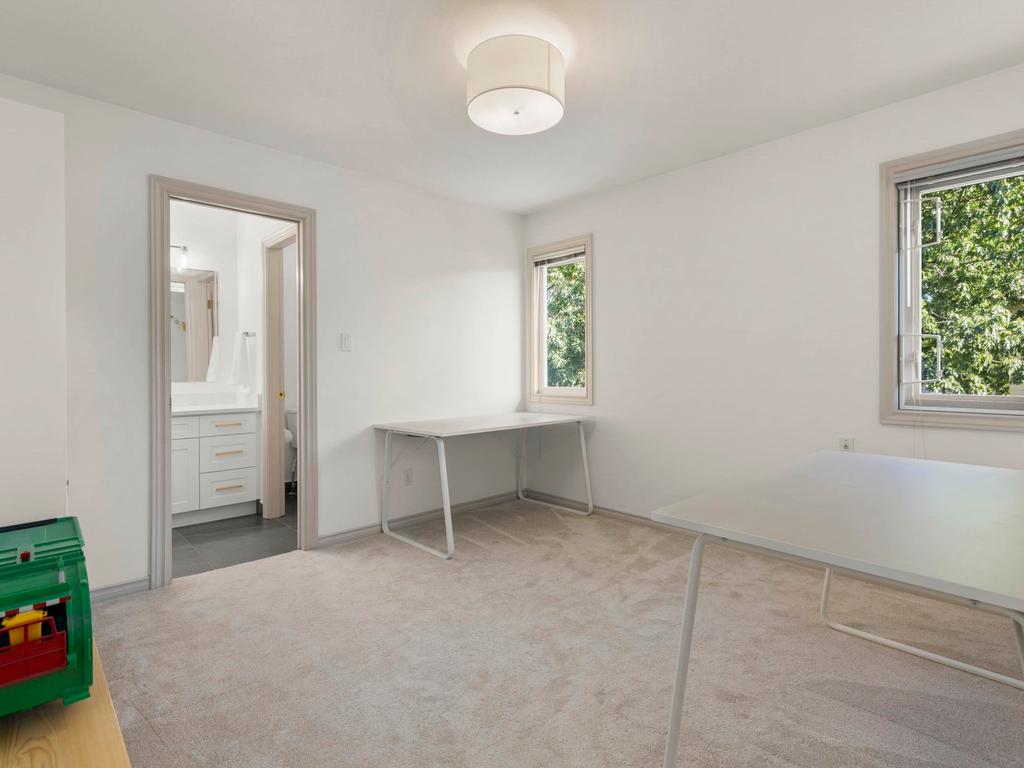 Listing Image for R3081020