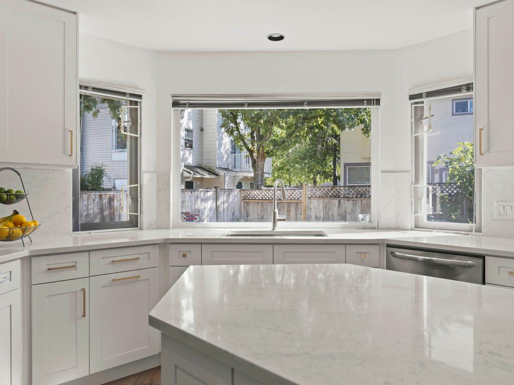 Listing Image for R3081020