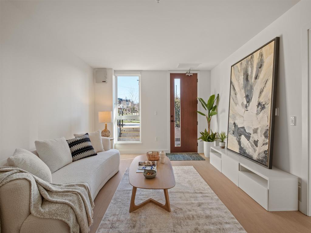 Listing Image for R3081589