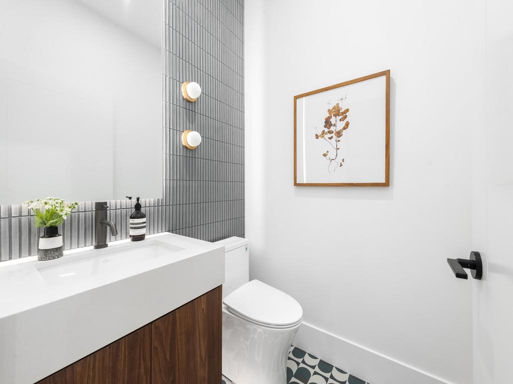 Listing Image for R3082356